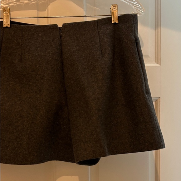 Elegant Charcoal High Waist Women's Shorts - Picture 4 of 4
